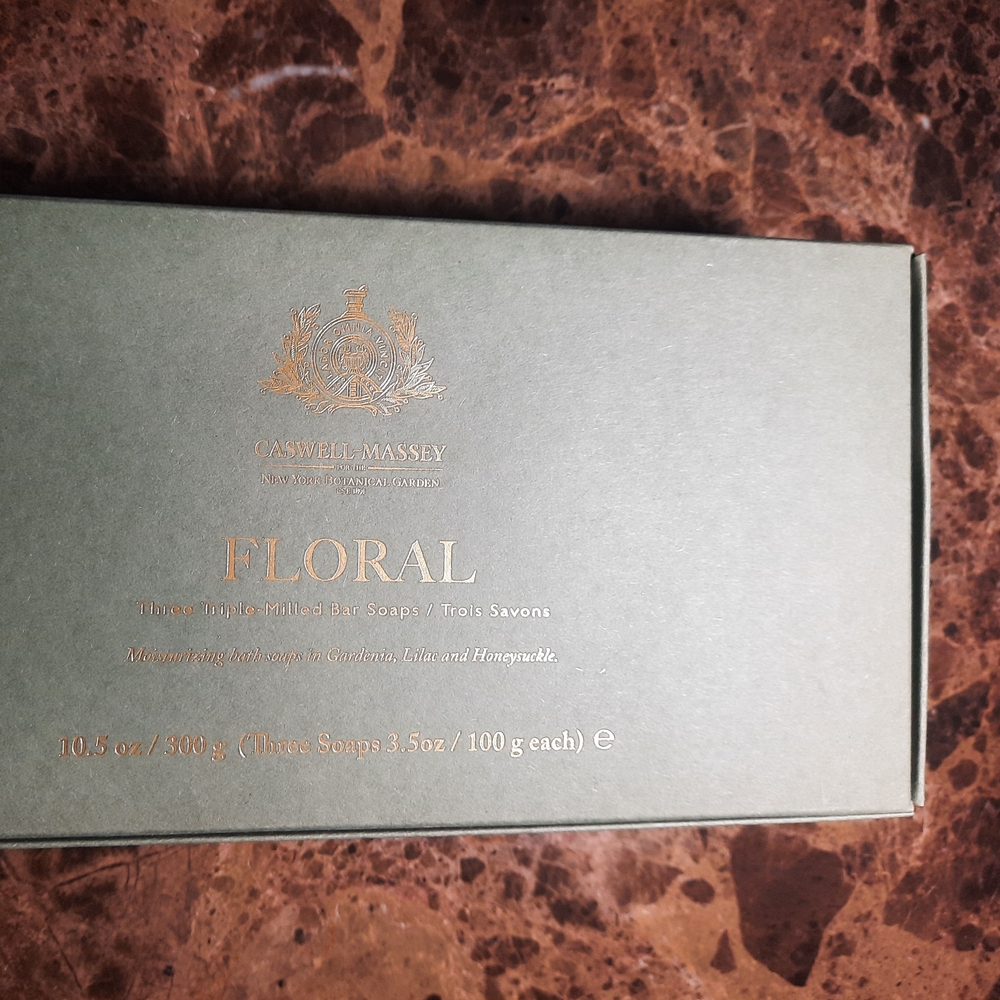 BRAND NEW LUXURY SOAPS NEVER OPENED